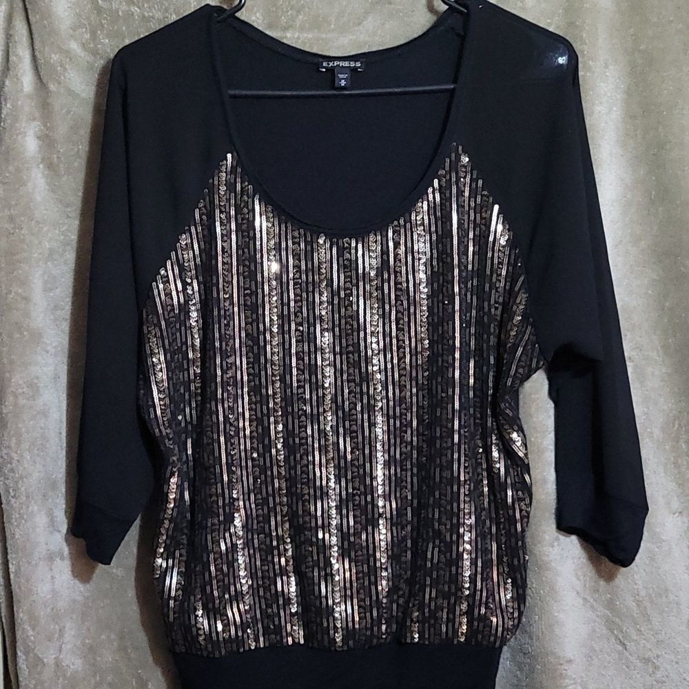 💛CLEARANCE💛 Express Women's 3/4-Length Top - SIZE M